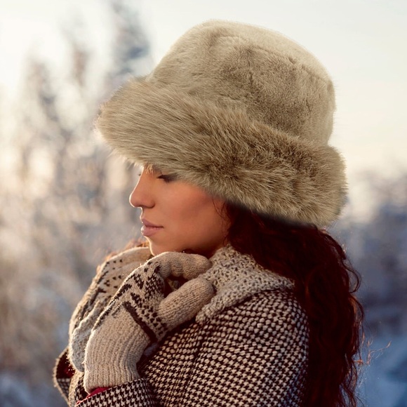 Vegan Fur Russian Style Plush Bucket Hat - Picture 1 of 10